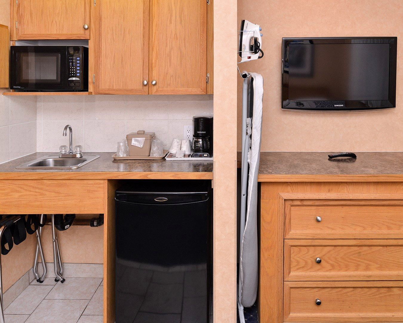 Lodge Econo Village