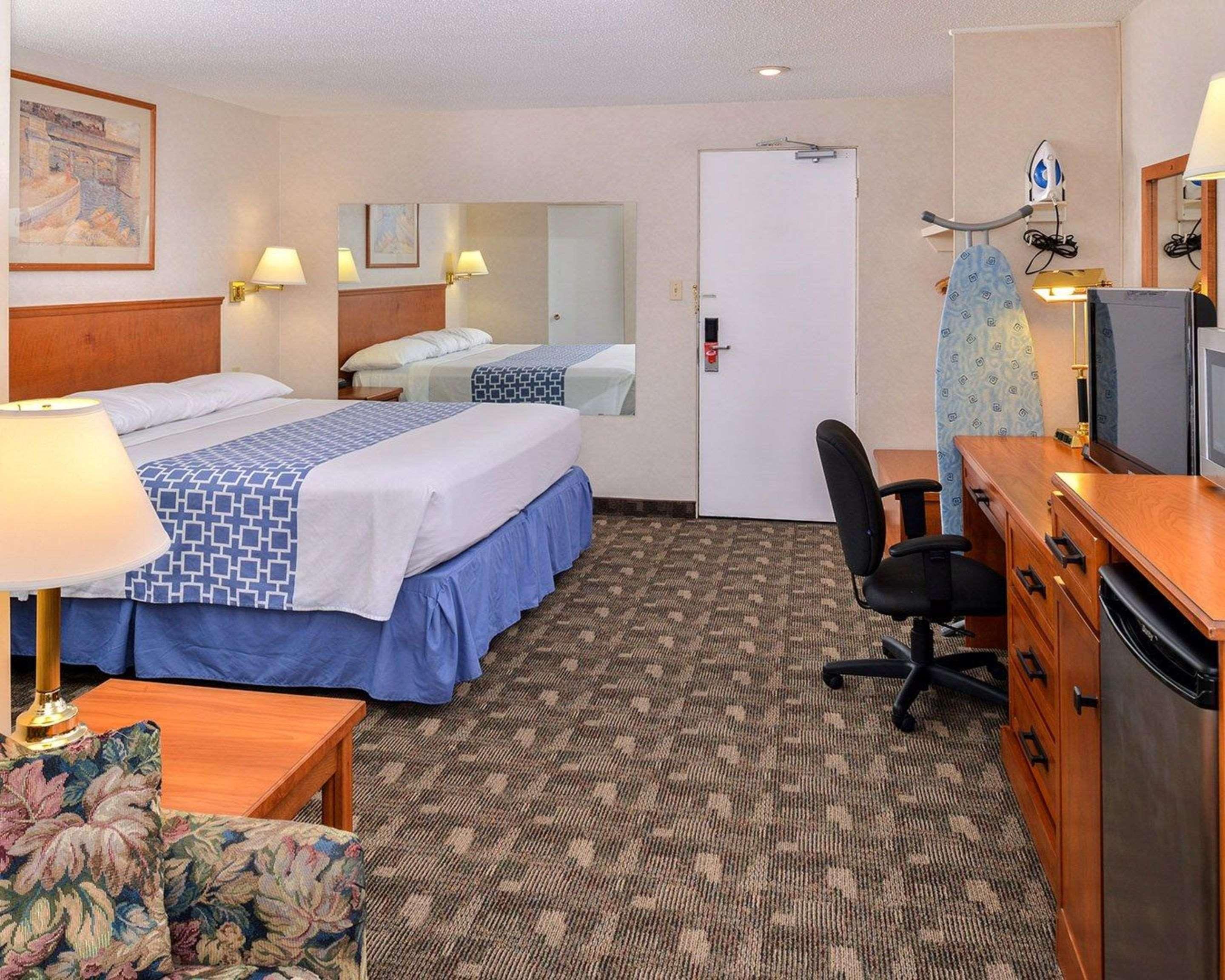 Lodge Econo Village Calgary