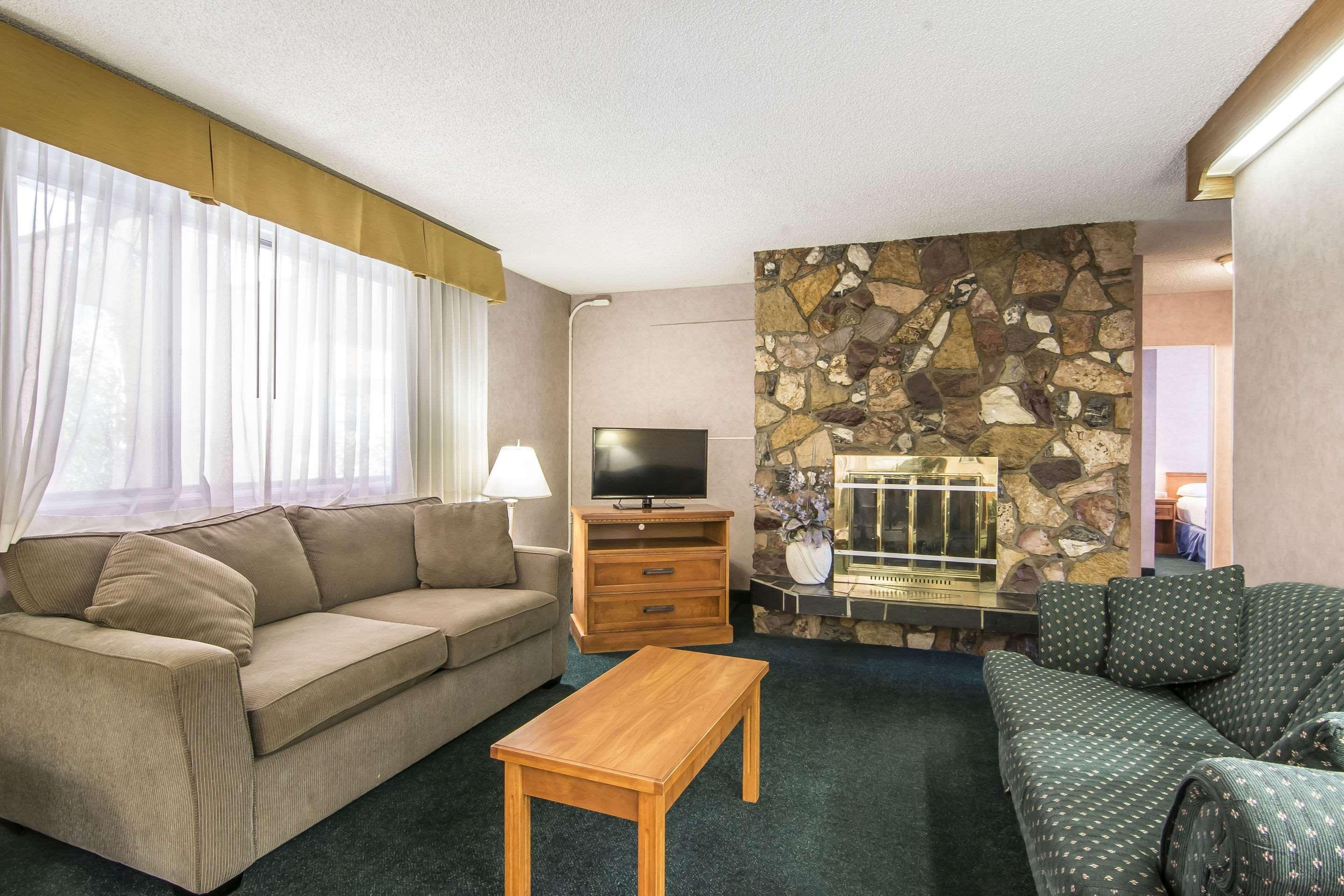 Econo Village * Calgary