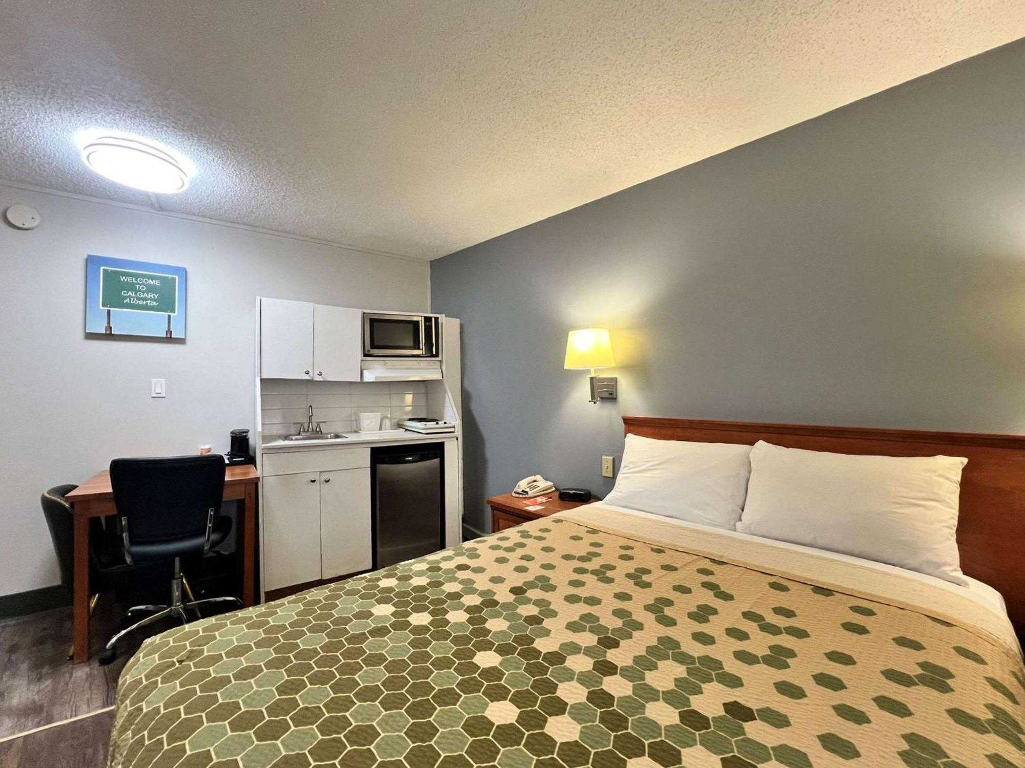 Lodge Econo Village Calgary