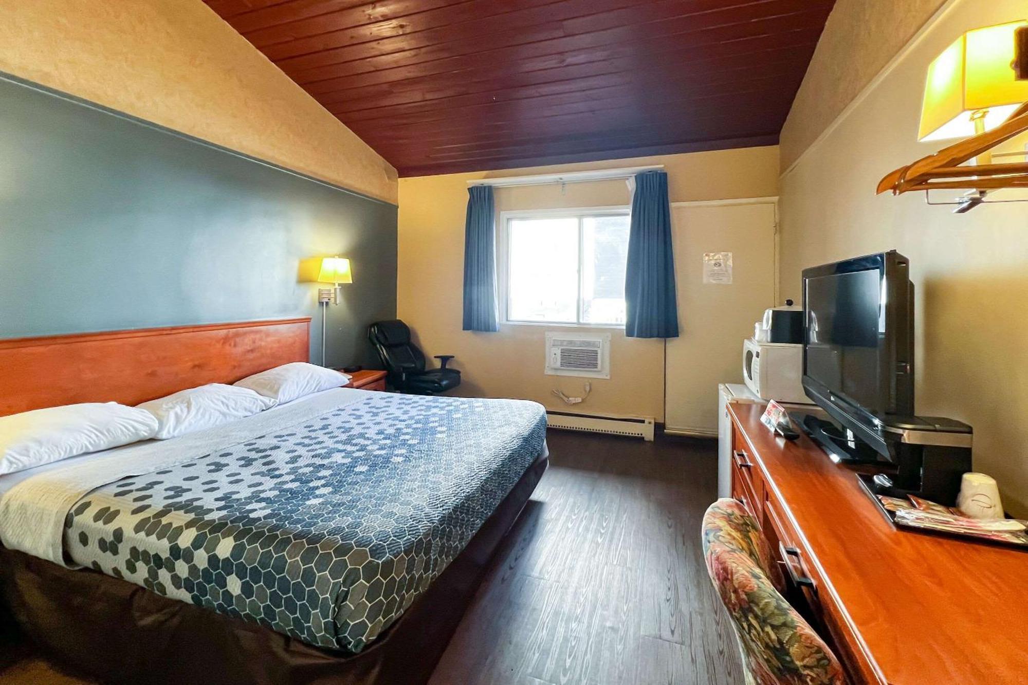 Econo Village * Calgary