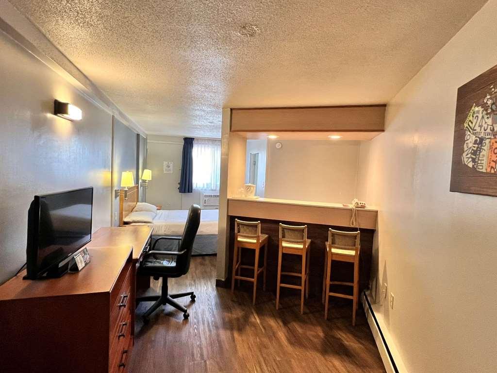 Econo Village Lodge Calgary
