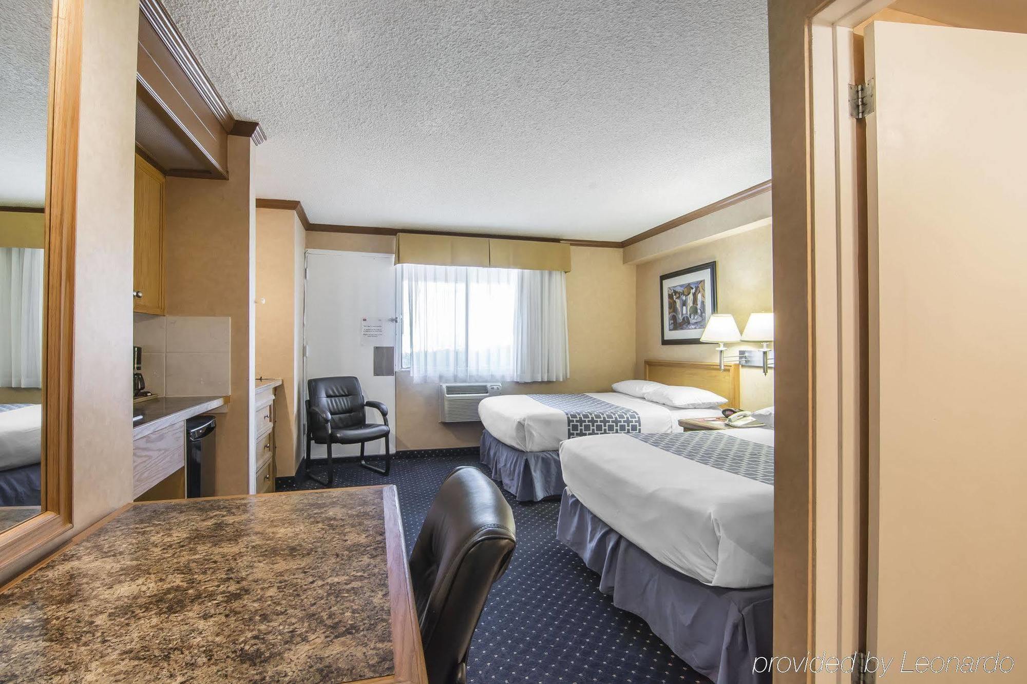Lodge Econo Village